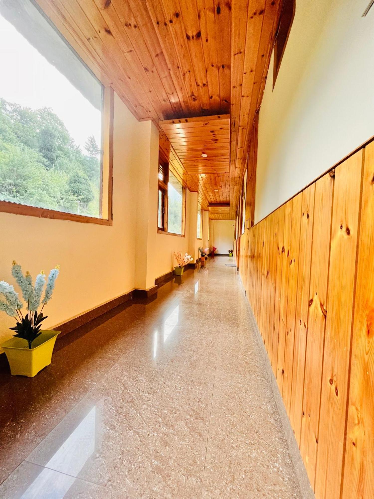 Himalayan Riverside Resort, Manali Extérieur photo
